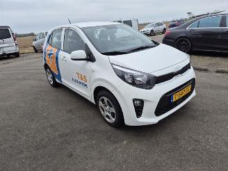 Kia Picanto 1.0 12v picture 4