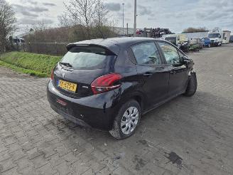 Sloopauto Peugeot 208 1.2 12v 2016/9