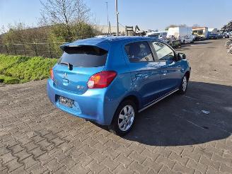 Vrakbiler auto Mitsubishi Space-star 1.0 2013/10