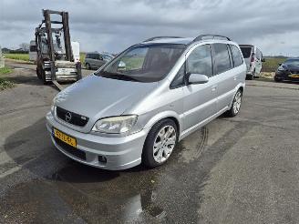 Opel Zafira 2.0 16v Turbo OPC picture 3