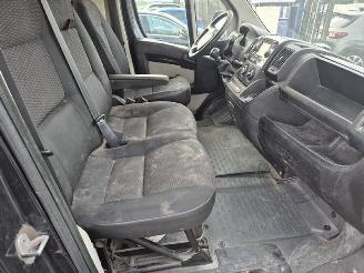 Peugeot Boxer 2.2 HDi picture 13