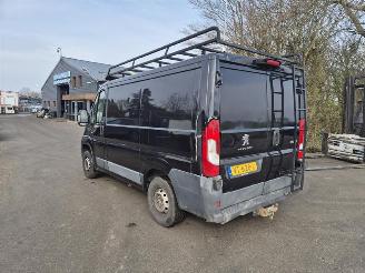 Peugeot Boxer 2.2 HDi picture 2