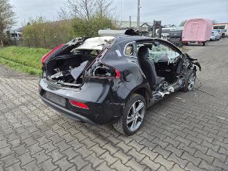 Volvo V-40 1.6 T2 picture 1