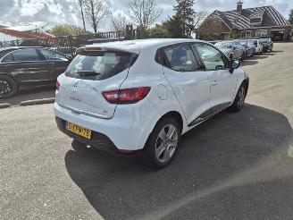 krockskadad bil auto Renault Clio 0.9 TCe 2013/6