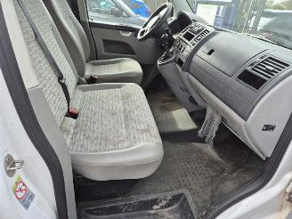 Volkswagen Transporter 2.0 TDi picture 10