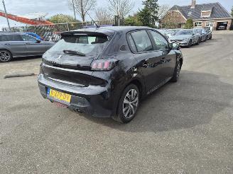 krockskadad bil auto Peugeot 208 1.2 PureTech 2020/11