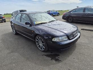 Audi A4 1.6 picture 4