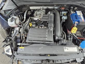 Volkswagen Golf 1.2 TSi picture 8