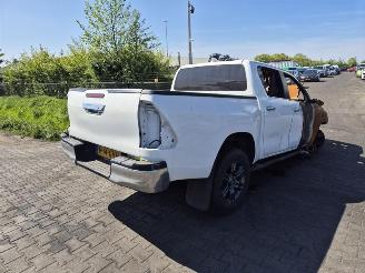 disassembly commercial vehicles Toyota Hilux 2.4 D4D 4x4 2024/8