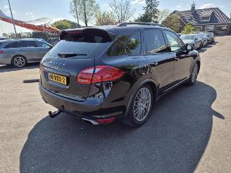 uszkodzony samochody osobowe Porsche Cayenne S HYBRID 2011/8
