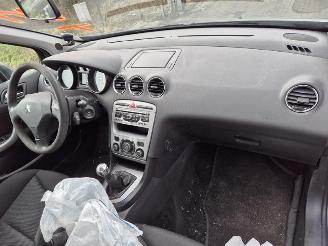 Peugeot 308 SW 1.6 VTi picture 5