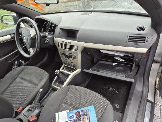 Opel Astra TwinTop 1.6 16v picture 5