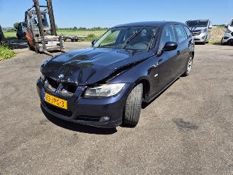 BMW 3-serie 320i Touring picture 3