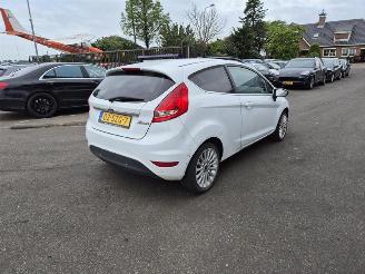 damaged passenger cars Ford Fiesta 1.25 2012/1