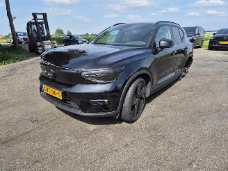 Volvo EX40 82 kWh picture 3