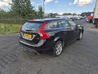 Uttjänta bilar auto Volvo V-60 T3 2012/5