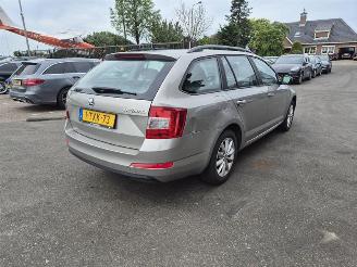 Vaurioauto  passenger cars Skoda Octavia Combi 1.2 TSi 2014/6