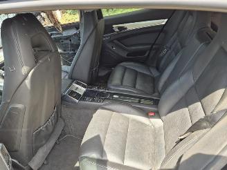 Porsche Panamera 4S picture 16