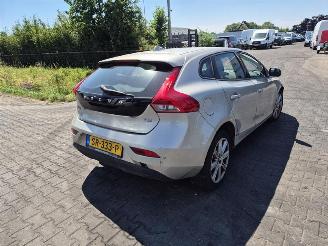 Uttjänta bilar auto Volvo V-40 T2 2018/5