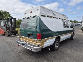 Unfallwagen Ford USA  E 350 2004/1
