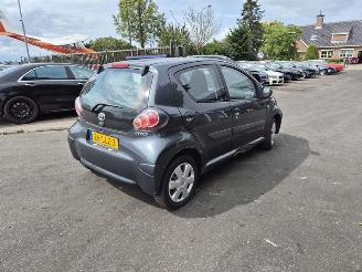 damaged passenger cars Toyota Aygo 1.0 2010/6