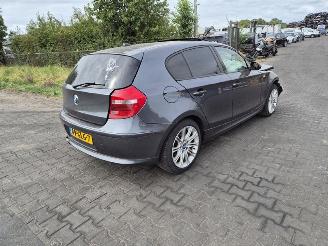 BMW 1-serie 120i picture 1