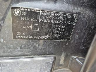 BMW 1-serie 120i picture 9