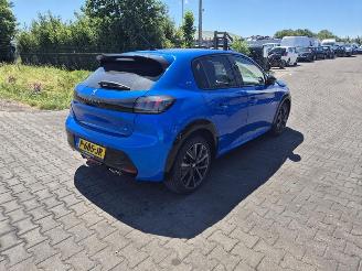 Dezmembrări autoturisme Peugeot 208 1.2 Vti 2022/4