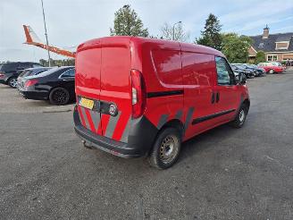 krockskadad bil bedrijf Fiat Doblo 1.3 D 2018/8