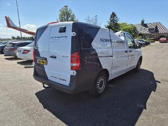 krockskadad bil bedrijf Mercedes Vito 114 CDi 2021/9
