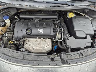 Peugeot 207 CC 1.6 Vti picture 9