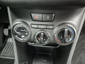 Peugeot 208 1.2 Vti picture 9