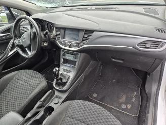 Opel Astra SPORTS TOURER 1.2 Turbo picture 7