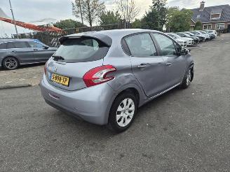 Vaurioauto  passenger cars Peugeot 208 1.2 Vti 2019/12