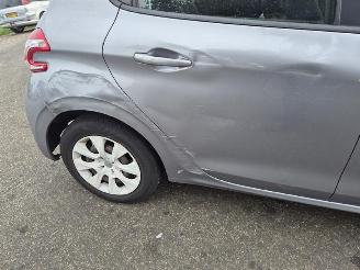 Peugeot 208 1.2 Vti picture 6