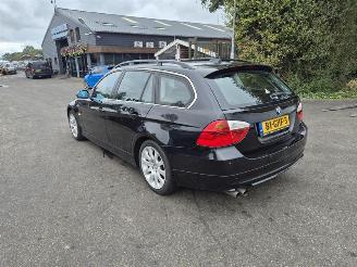 BMW 3-serie 325i Touring picture 2