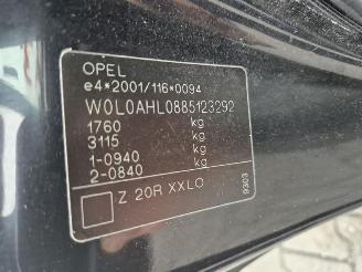 Opel Astra 1.8 GTC picture 8