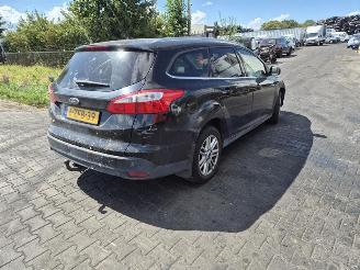 Vrakbiler auto Ford Focus 1.6 TDCi Wagon 2013/11
