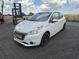 Peugeot 208 1.2 Vti picture 3