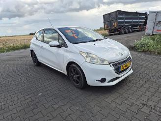 Peugeot 208 1.2 Vti picture 4