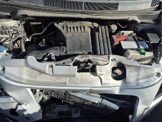 Suzuki Splash 1.0 picture 9