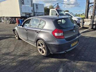 BMW 1-serie 120d picture 2