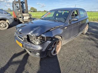BMW 1-serie 120d picture 3