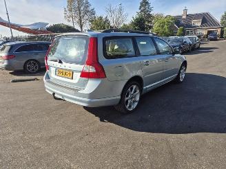 Coche siniestrado Volvo V-70 D5 2010/5