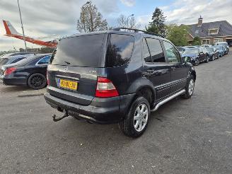 Voiture accidenté Mercedes Ml-klasse 400 CDi VAN 2004/1