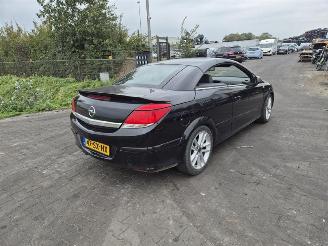 Damaged car Opel Astra Twin Top 1.8 2006/5