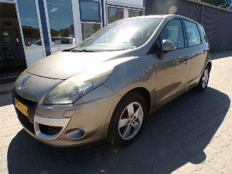 skadebil auto Renault Scenic 1.4 TCE  Dynamique 2009/10