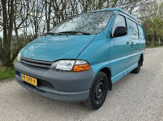 Voiture accidenté Toyota Hi-ace  1998/6