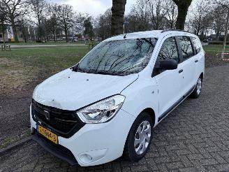 uszkodzony samochody osobowe Dacia Lodgy 85 kW (116 PK)  1199 cc. 2018/8