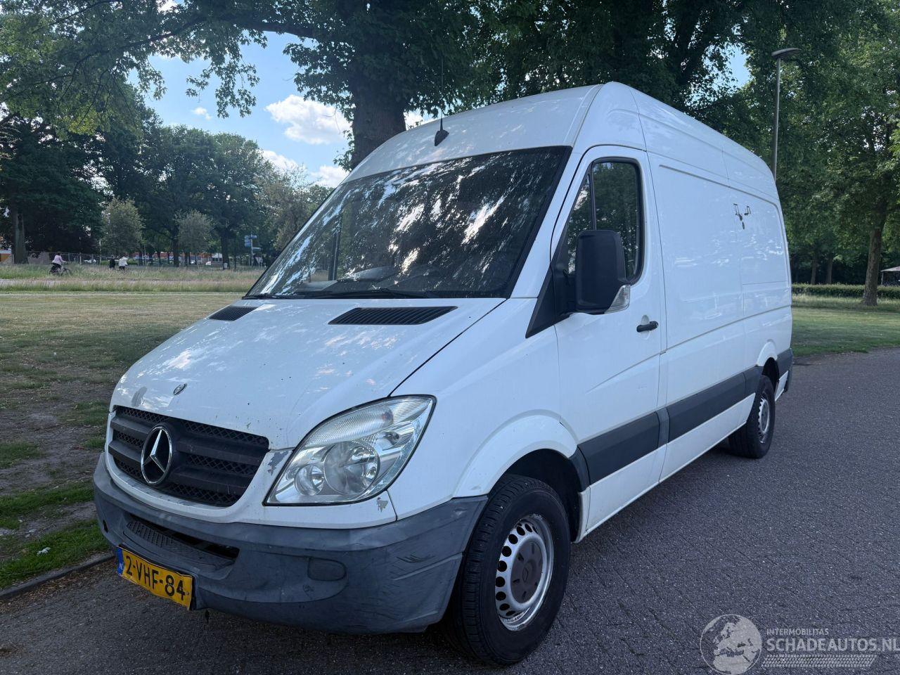Mercedes Sprinter 95 kW (129 PK) en een cilinderinhoud van 2143 cc.